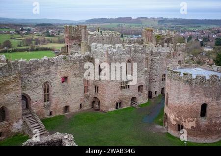 Ludlow Castle, eine Ruine mittelalterlicher Festung in der gleichnamigen Stadt in der englischen Grafschaft Shropshire, England, Großbritannien Stockfoto