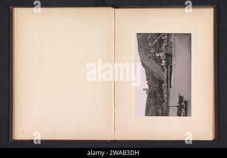 Blick auf Burg Pfalzgrafenstein mit Burg Gutenfels, Anonym, um 1881 - um 1891 fotomechanischer Druck Rijnland-Palt-Maker: Dresdner Papierkollotypenschloss. fluss. Schiffe (allgemein) Pfälzer Burg. Schloss Gutenfels Stockfoto