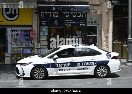 Polizeiauto in der Jaffa Street, Jerusalem Stockfoto