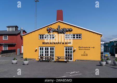 Reykjavik, Island - 10. Juli 2023: Das Himalaya Spice Indian Restaurant im Hafengebiet von Reykjavik Stockfoto