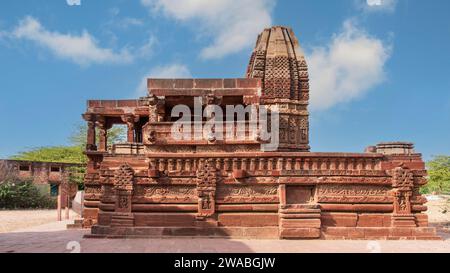 Die verlassenen Tempel von Osian, Rajasthan, Indien, sind stumme Zeugen einer glorreichen Vergangenheit. Stockfoto