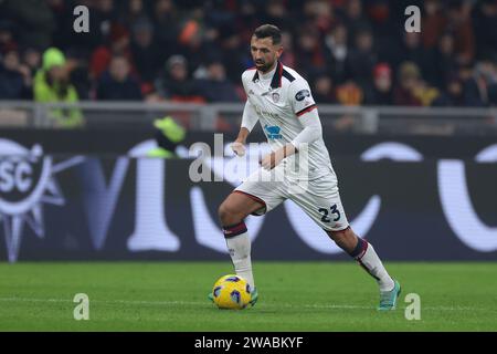 Mailand, Italien. Januar 2024. Mateusz Wieteska von Cagliari während des Coppa Italia Spiels in Giuseppe Meazza, Mailand. Der Bildnachweis sollte lauten: Jonathan Moscrop/Sportimage Credit: Sportimage Ltd/Alamy Live News Stockfoto