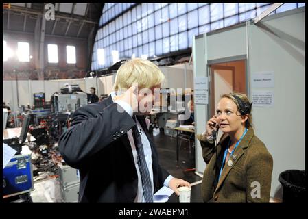 Image ©Lizenzierung an Parsons Media. 04/10/2011. Manchester , Vereinigtes Königreich. Konservative Party Conference - Manchester. Der Londoner Bürgermeister Boris Johnson auf der Konservativen Partei-Konferenz in Manchester, Dienstag, 4. Oktober 2011. Foto: Andrew Parsons/Parsons Media Stockfoto