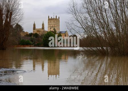 In der Umgebung von Tewkesbury, Gloucestershire, Vereinigtes Königreich, treten regelmäßig jahreszeitliche Überschwemmungen auf, die aber in jüngster Zeit häufiger auftreten. Foto von Andrew Higgins/Thousand Word Media Stockfoto