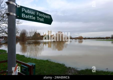 In der Umgebung von Tewkesbury, Gloucestershire, Vereinigtes Königreich, treten regelmäßig jahreszeitliche Überschwemmungen auf, die aber in jüngster Zeit häufiger auftreten. Foto von Andrew Higgins/Thousand Word Media Stockfoto