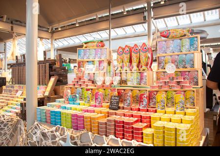 In Porto, Portugal, am 30. august - 2023 - Bolhao Markt im Zentrum der Stadt mit Ständen mit Fisch und typischen Produkten Stockfoto