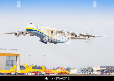 Leipzig, 8. April 2018: Mirya Antonov an 225 aus der Ukraine am Flughafen Leipzig Stockfoto