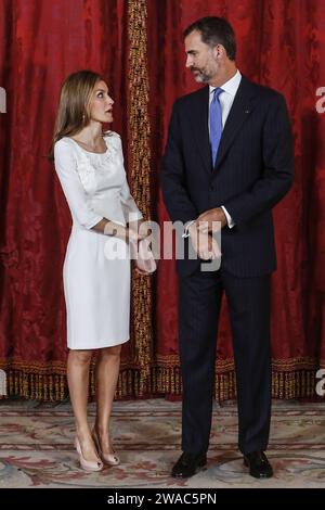 Madrid, Vereinigte Staaten Von Amerika. September 2014. MADRID, SPANIEN - 08. SEPTEMBER: König Felipe VI. Von Spanien (2R) und Königin Letizia von Spanien (L) empfangen den Präsidenten von Panama Juan Carlos Varela (2L) und die Ehefrau Lorena Castillo de Varela (R) am 8. September 2014 im Königlichen Palast in Madrid, Spanien. Menschen: König Felipe VI. Von Spanien, Königin Letizia von Spanien Credit: Storms Media Group/Alamy Live News Stockfoto