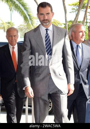 KEY BISCAYNE, FL - 18. NOVEMBER: (EXKLUSIVE BERICHTERSTATTUNG) Prinz Felipe von Spanien und Prinzessin Letizia von Spanien treffen sich am 18. November 2013 in Key Biscayne, Florida mit dem Bürgermeister von Miami Tomas Regalado zum Mittagessen im Restaurant Rusty Pelican zu Mittag Stockfoto