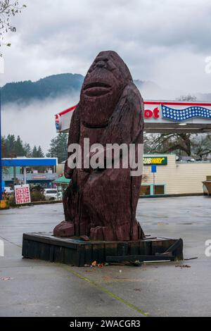 Willow Creek, eine kleine Stadt im Trinity County, CA, USA, verfügt über ein Museum, das Bigfoot gewidmet ist. Stockfoto