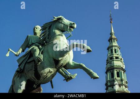 Bischof Absalon Statue in Hojbro Plads in Kopenhagen, Dänemark Stockfoto