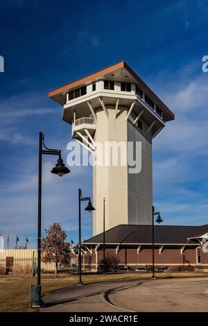 Golden Spike Tower und Besucherzentrum mit Blick auf Bailey Yard, die größte Bahnklassifizierungsstelle der Welt, Union Pacific Railroad, North Platte, Neb Stockfoto