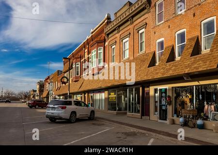 Der Lincoln Highway führt durch die Innenstadt von Lissabon, Iowa, USA [keine Veröffentlichung von Immobilien; nur redaktionelle Lizenzierung] Stockfoto