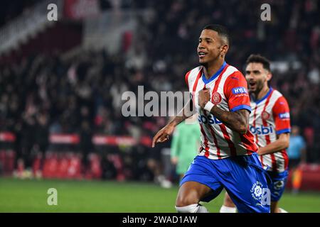 Girona, Spanien. Januar 2024. GIRONA, SPANIEN - 3. JANUAR: Spiel zwischen Girona FC und Club Atlético de Madrid im Rahmen der La Liga in Estadi Montilivi am 3. Januar 2024 in Girona, Spanien. (Foto: Sara Aribó/PxImages) Credit: PX Images/Alamy Live News Stockfoto