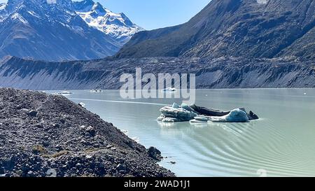 Eisberge auf der Oberfläche des Tasman Lake im Mt Cook National [Park Stockfoto