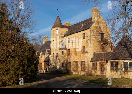 Dwight, Illinois – USA – 2. Januar 2024: Außenansicht des verlassenen Verwaltungsgebäudes des Dwight Correctional Center, eröffnet 1930, i Stockfoto