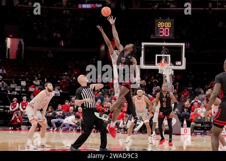 Columbus, Ohio, USA. Januar 2024. Die Ohio State Buckeyes und die Rutgers Scarlet Knights geben in der Value City Arena, Columbus, Ohio, Tipps zum Spiel zwischen den Rutgers Scarlett Knights und den Ohio State Buckeyes. (Kreditbild: © Scott Stuart/ZUMA Press Wire) NUR REDAKTIONELLE VERWENDUNG! Nicht für kommerzielle ZWECKE! Stockfoto