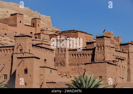 Ksar von Ait Benhaddou aus dem 11. Jahrhundert, berühmt als das am besten erhaltene Beispiel marokkanischer Erdlehmarchitektur. Ait Benhaddou, Marokko Stockfoto