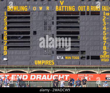 Adelaide, Australien. 31. Dezember 2023. Die Adelaide Oval Anzeigetafel ist ein denkmalgeschütztes Kulturerbe. Stockfoto