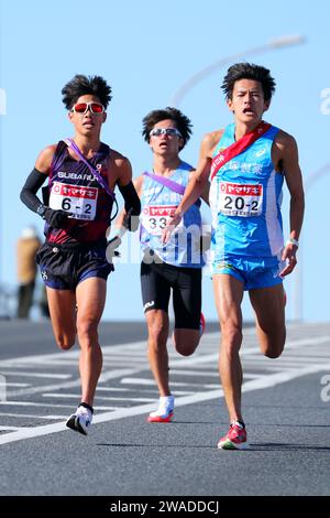 Präfektur Gunma, Gunma, Japan. Januar 2024. (L-R) Kanta shimizu (SUBARU), Kaede Shinohara (), Naoto Hashimoto (), 1. JANUAR 2024 - Ekiden: Neujahr Ekiden 2024 68. All Japan Industrial Ekiden Race Start & Goal in der Präfektur Gunma, Gunma, Japan. Quelle: Naoki Nishimura/AFLO SPORT/Alamy Live News Stockfoto