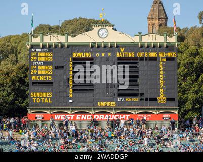 Adelaide, Australien. 31. Dezember 2023. Die Adelaide Oval Anzeigetafel ist ein denkmalgeschütztes Kulturerbe. Stockfoto