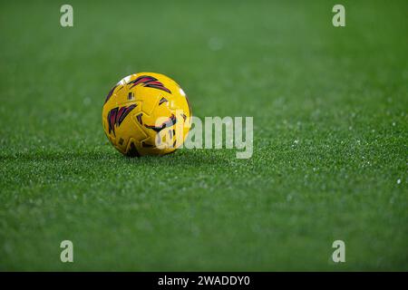 Girona, Esp. Januar 2024. GIRONA FC-ATLÉTICO DE MADRID 3. Januar 2024 Offizieller Ball während des Spiels zwischen Girona FC und AT. De Madrid entsprechend dem neunzehnten Tag der La Liga EA Sports im Stadtstadion Montilivi in Girona, Spanien. Quelle: Rosdemora/Alamy Live News Stockfoto