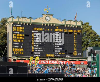 Adelaide, Australien. 31. Dezember 2023. Die Adelaide Oval Anzeigetafel ist ein denkmalgeschütztes Kulturerbe. Stockfoto