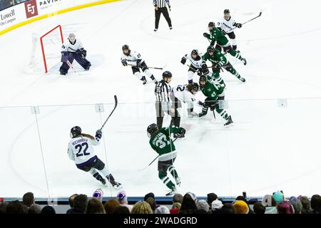 Tsongas Center. Januar 2024. Massachusetts, USA; Teams traten in einem Spiel der PWHL zwischen Boston und Minnesota im Tsongas Center an. (c) Burt Granofsky/CSM/Alamy Live News Stockfoto