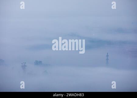 Kalter Wintermorgen malerische Landschaft. Stockfoto