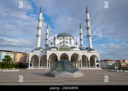 Die Melike Hatun Moschee Camii ist ein klassischer osmanischer Stil in der Altstadt von Ankara, Türkei. Stockfoto