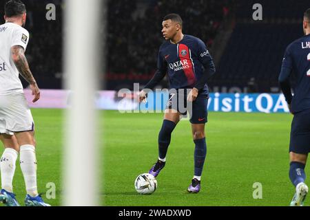 Paris, Frankreich. Januar 2024. Kylian Mbappe während des Fußballspiels Trophee des Champions 2023 zwischen Paris Saint-Germain und Toulouse FC im Parc des Princes Stadion in Paris, Frankreich, 3. Januar 2024. Foto: Lionel Urman/ABACAPRESS.COM Credit: Abaca Press/Alamy Live News Stockfoto