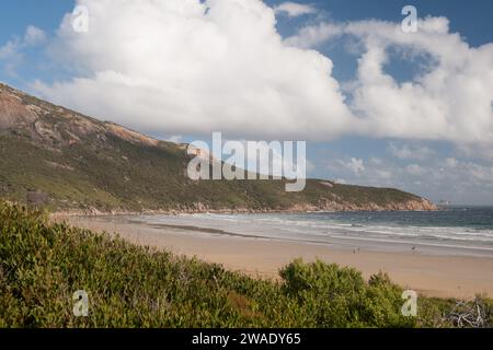 Wilsons Prom, die südlichste Spitze des australischen Festlandes. Spazieren Sie über abgelegene Buschland-Pfade an der Küste und schwimmen Sie an unberührten Stränden, die von Granittoren dominiert werden. Stockfoto