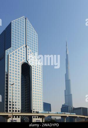 Die Adresse Skyview und Burj Khalifa in Dubai, VAE. Stockfoto