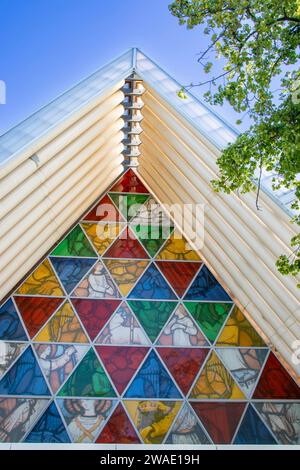 christchurch Neuseeland 11. Dezember 2023: Außenansicht der Cardboard Cathedral. Es ist die Übergangskirche der anglikanischen Diözese Stockfoto