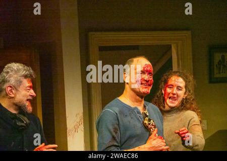 Vorhang für Ulster American mit Woody Harrelson, Andy Serkis und Louisa Harland, Riverside Studios, London, Großbritannien Stockfoto