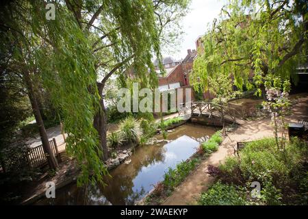 Die malerischen Gärten in Baldwin's Shore an der High Street in Eton, Windsor, Berkshire, Großbritannien Stockfoto