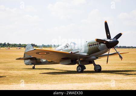 Supermarine Spitfire FRXIV, Clipped Wing, mv268, G-SPIT, statisches Imperial war Museum, Flugplatz Duxford, Cambridge, Cambridgeshire, England. Juli Stockfoto