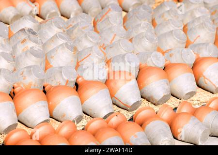 potter wird sonnengetrocknet auf dem Talako Tole oder dem sogenannten Töpferplatz in bhaktapur Stockfoto