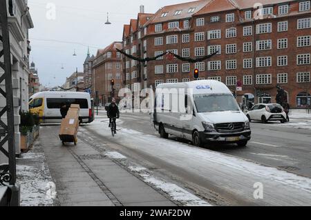 Kopenhagen, Dänemark /04 Januar 2024/. Lebensmittelwaren im Lebensmittelgeschäft in Danih Hauptstadt Kopenhagen Denamrk. (Photo.Francis Joseph Dean/Dean Pictures) Stockfoto