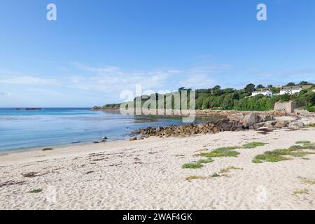 Porthcressa Beach, in Richtung Little Porth an einem Sommertag, St. Mary's, Scilly-Inseln Stockfoto