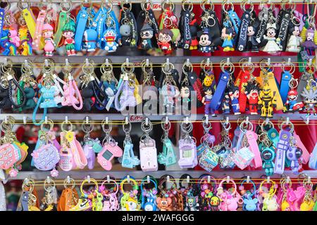 Zagreb, Kroatien. Januar 2023. Verschiedene kroatische Souvenirs wurden am 4. Januar 2023 im Stadtzentrum in Zagreb, Kroatien, gesehen. Foto: Sanjin Strukic/PIXSELL Credit: Pixsell/Alamy Live News Stockfoto