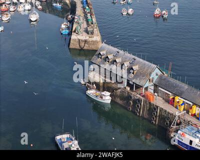 Mevagissey Fischerdorf Cornwall Hafen Nebengebäude Drohne, Luft Stockfoto