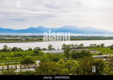 Grüne Landschaft von Kaohsiung, Taiwan vom Fo Guang Shan Tempel aus gesehen Stockfoto