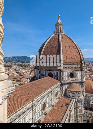 Die riesige Kathedrale und Kuppel der Kathedrale Santa Maria del Fiore in Florenz, Italien Stockfoto