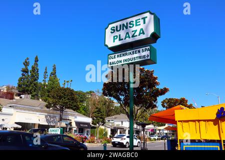 West Hollywood, Kalifornien: SUNSET PLAZA Shopping Center, ein Strip voller Boutiquen und Restaurants zwischen 8591 und 8720 Sunset Blvd Stockfoto