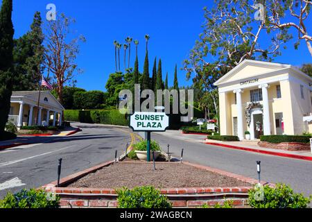 West Hollywood, Kalifornien: SUNSET PLAZA Shopping Center, ein Strip voller Boutiquen und Restaurants zwischen 8591 und 8720 Sunset Blvd Stockfoto