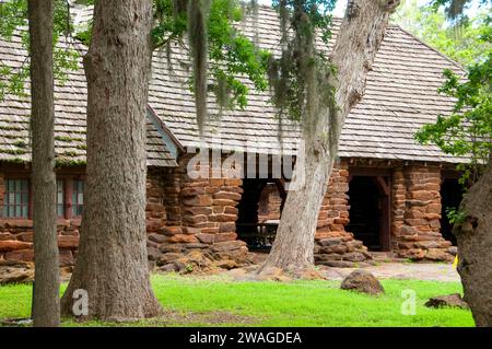 Picknickschutz, gebaut von CCC (Civilian Conservation Corps), Palmetto State Park, Texas Stockfoto