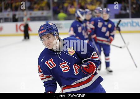 Göteborg, Schweden . Januar 2024. GÖTEBORG, SCHWEDEN 20240104Jimmy Snuggerud feiert beim Halbfinalspiel der IIHF Juniorenweltmeisterschaft zwischen den USA und Finnland im Skandinavium am 4. Januar 2024 in Göteborg, Schweden. Foto: Adam Ihse/TT/Kod 9200 Credit: TT News Agency/Alamy Live News Stockfoto