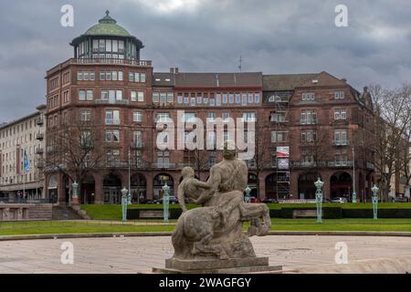 Historisches Gebäude in Mannheim Rosengarten an einem Wintertag Stockfoto