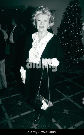 Glynis Johns ist gestorben. Glynis Johns in New York City am 3. Dezember 1995. Foto: Henry McGee/MediaPunch Stockfoto